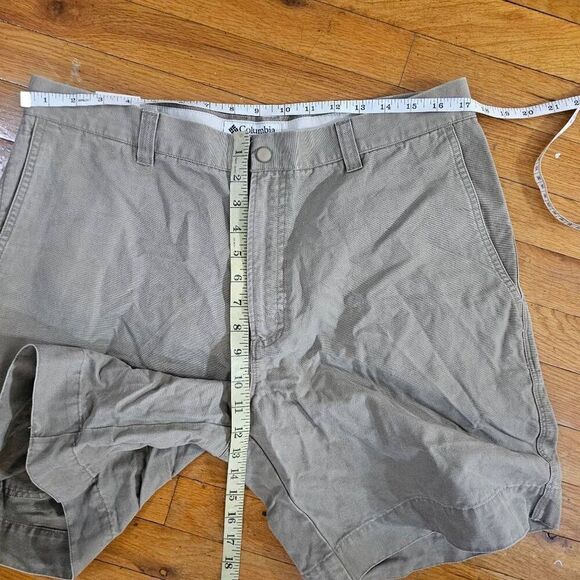 Columbia Omni Shade Shorts Beige  Men’s 36 Inseam 8” - Picture 4 of 7